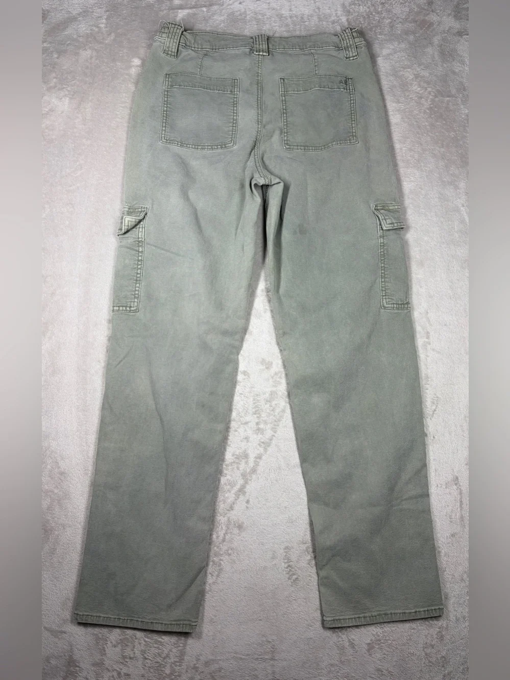 American Eagle Stretch Faded Green Straight Leg Cargo Pants Size 6 - Picture 10 of 17